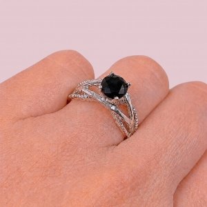 Anillo solitario de compromiso con cubic Negro de Plata 925
